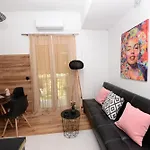 아파트 Casa Theodosia A&b