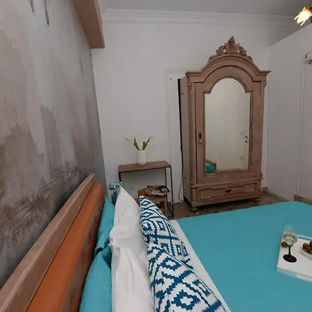 Casa Theodosia A&b